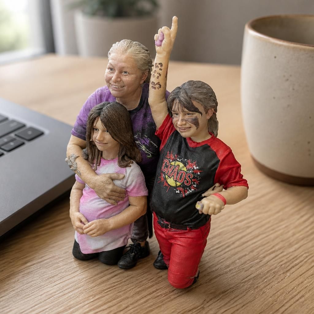 My girls as a real 3D print on a desk