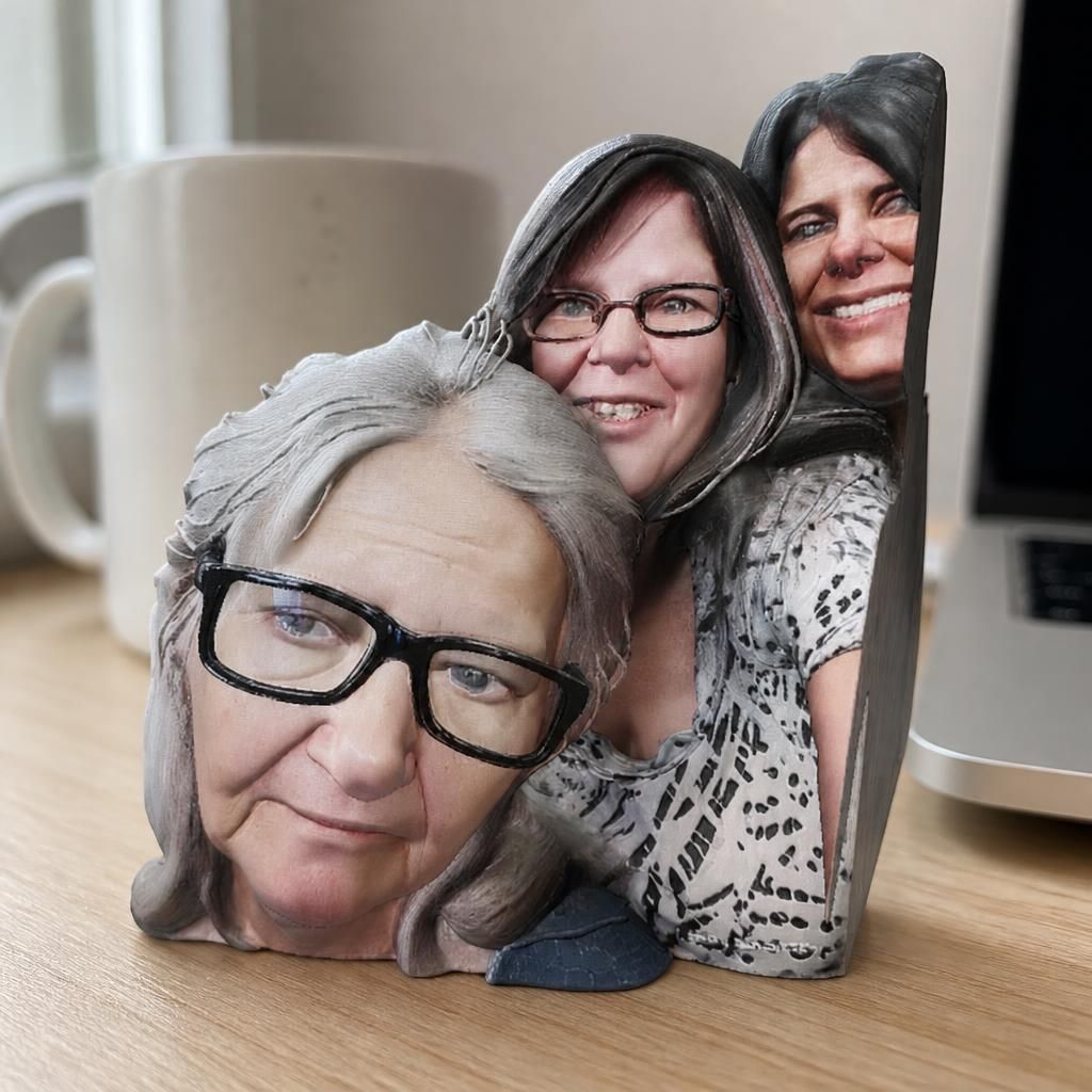 Sisters as a real 3D print on a desk